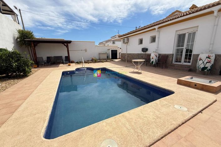 Image No.2-3 Bed Villa for sale
