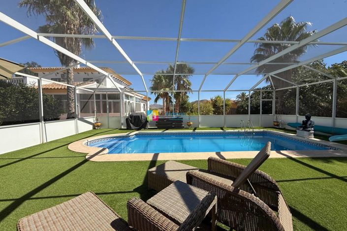 Image No.40-5 Bed Villa for sale