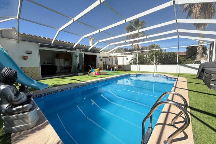 Image No.41-5 Bed Villa for sale