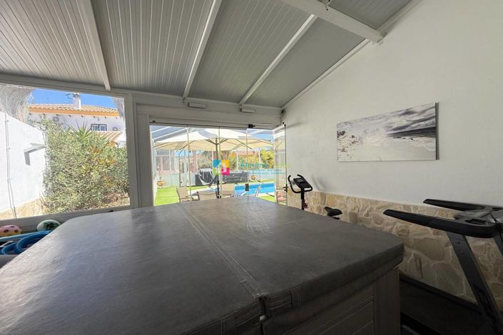 Image No.48-5 Bed Villa for sale