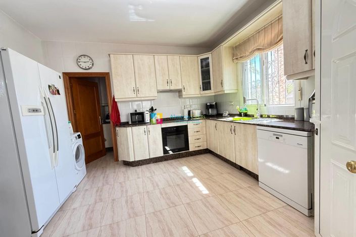 Image No.9-5 Bed Villa for sale