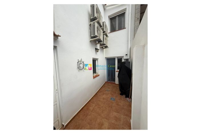 Image No.18-4 Bed Townhouse for sale