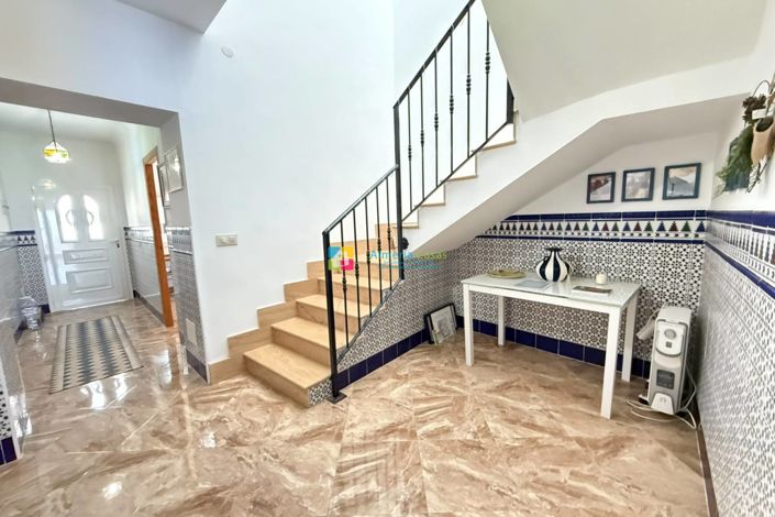 Image No.19-4 Bed Townhouse for sale