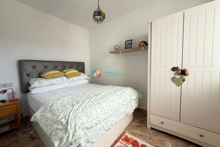 Image No.24-4 Bed Townhouse for sale