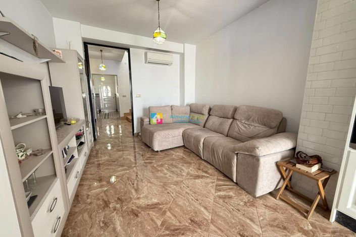 Image No.8-4 Bed Townhouse for sale