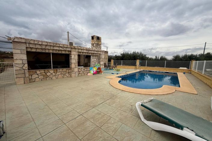 Image No.2-2 Bed Country House for sale
