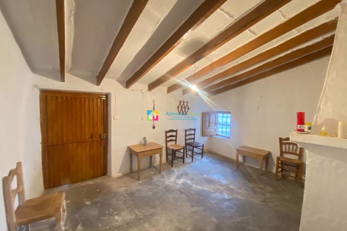 Image No.16-4 Bed Townhouse for sale