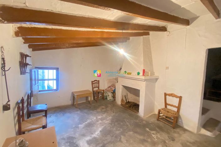 Image No.17-4 Bed Townhouse for sale