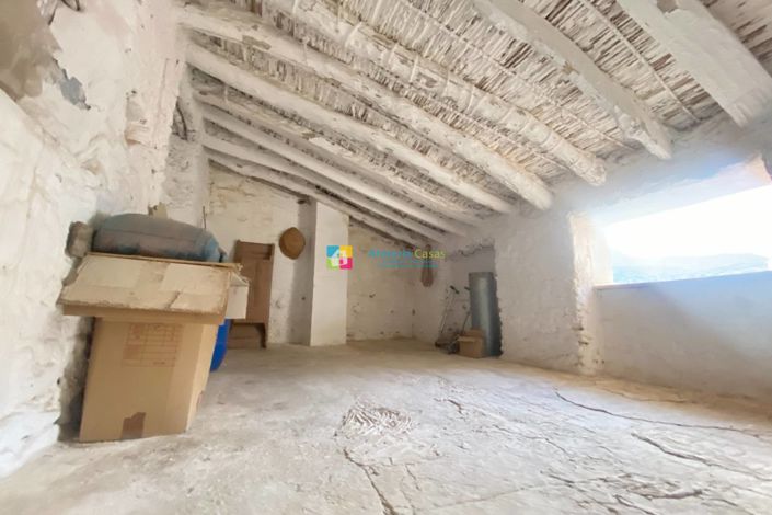 Image No.24-4 Bed Townhouse for sale