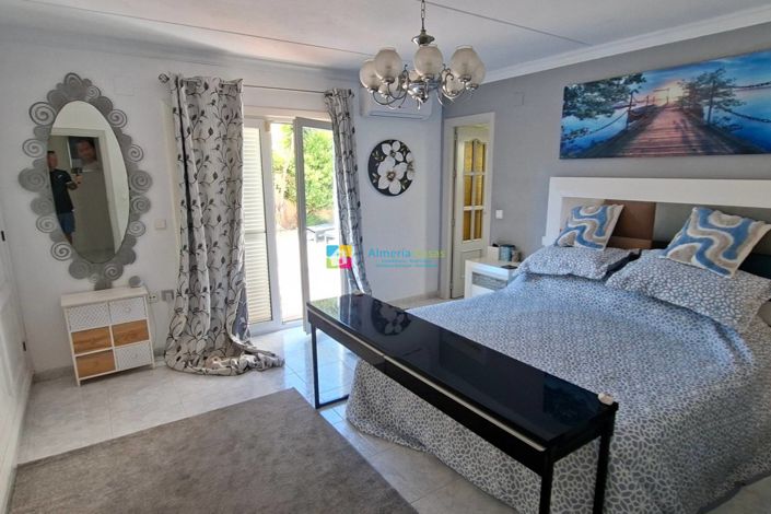 Image No.9-5 Bed Villa for sale