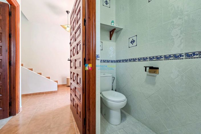 Image No.31-4 Bed Country House for sale
