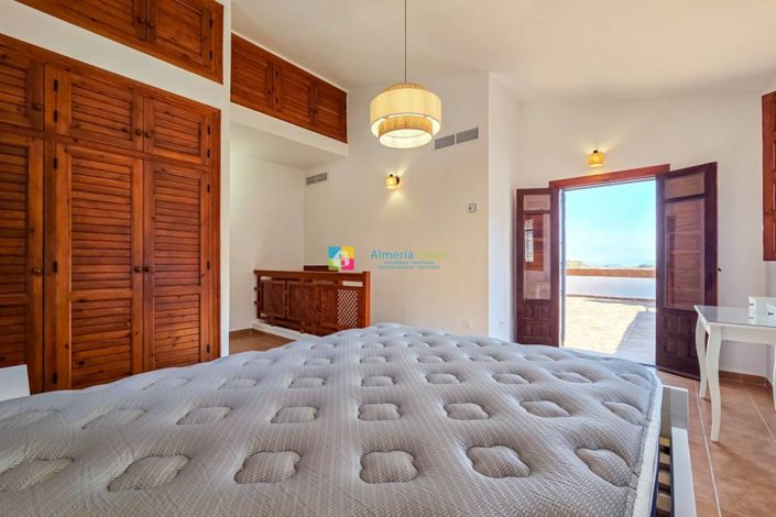 Image No.38-4 Bed Country House for sale