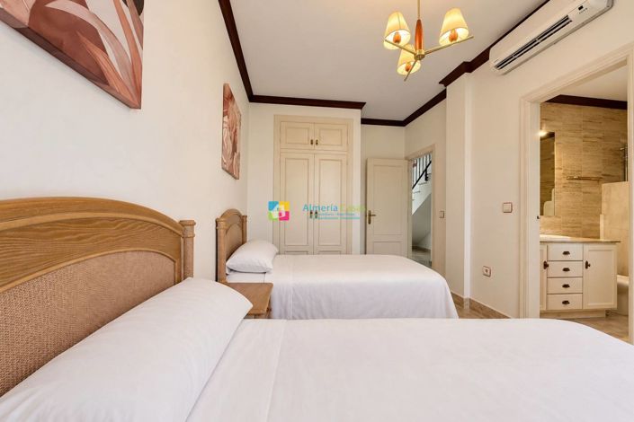 Image No.24-3 Bed Villa for sale