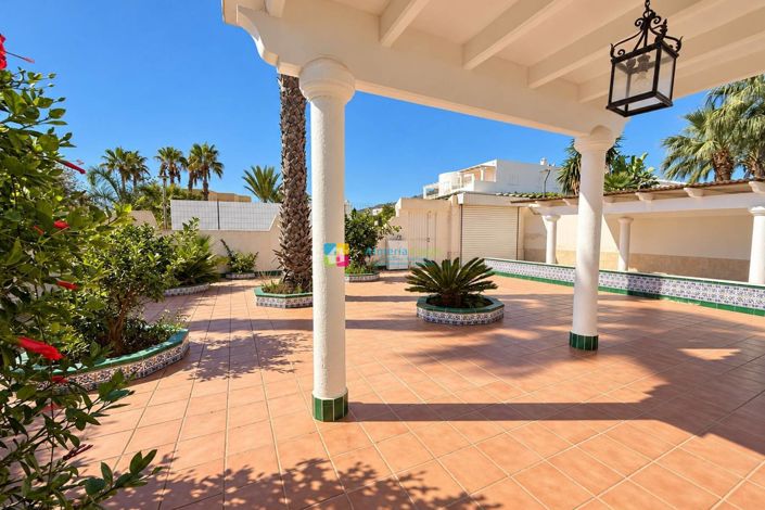Image No.29-3 Bed Villa for sale
