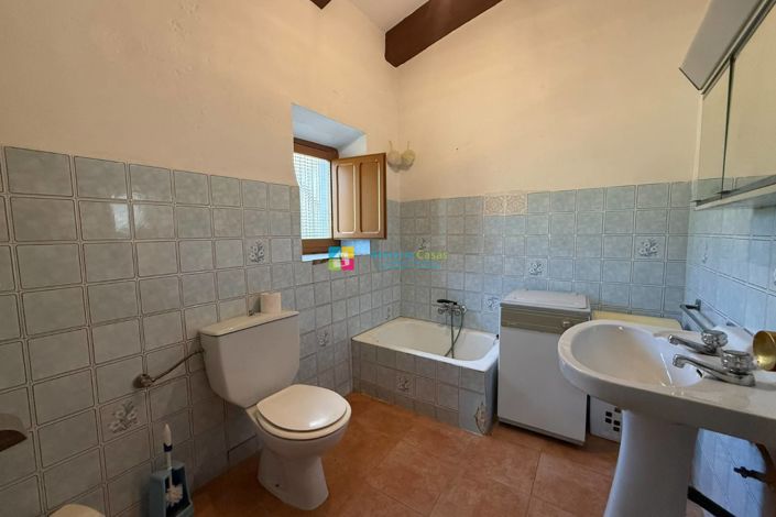 Image No.9-3 Bed Country House for sale