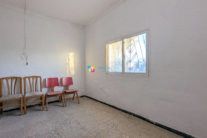 Image No.25-4 Bed Country House for sale