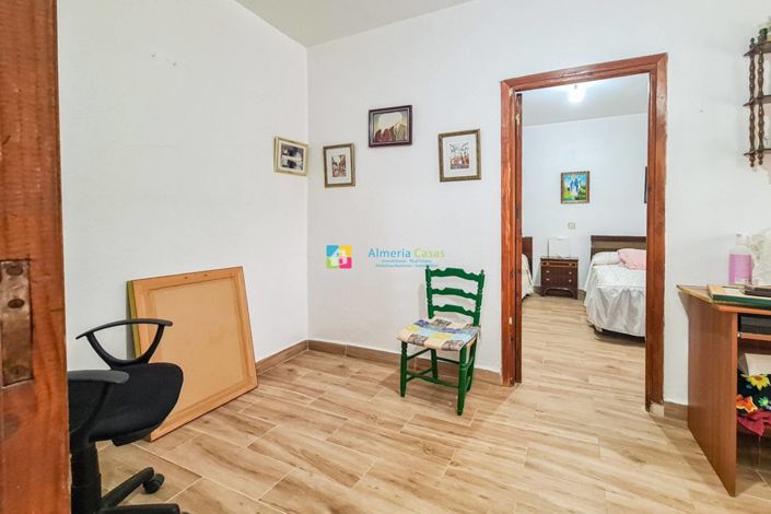 Image No.12-5 Bed Country House for sale