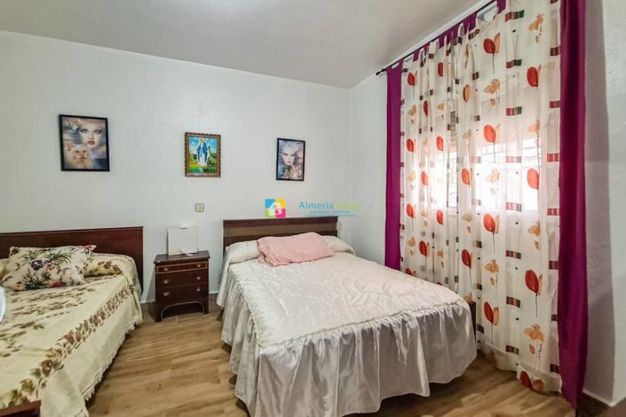 Image No.14-5 Bed Country House for sale