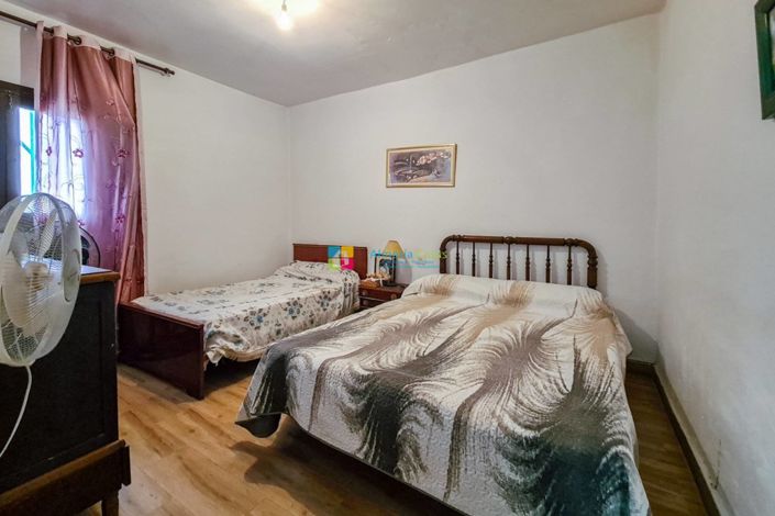 Image No.20-5 Bed Country House for sale