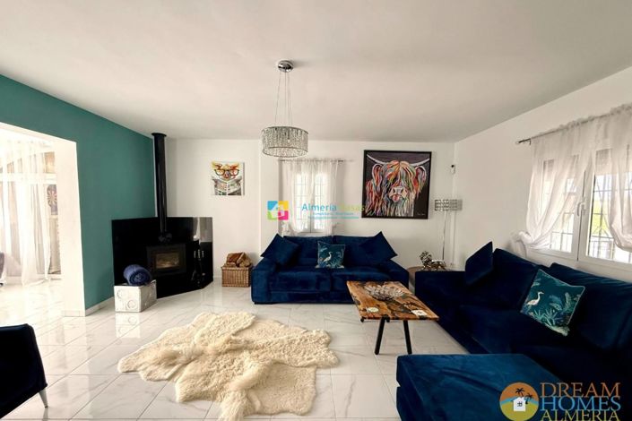 Image No.6-3 Bed Villa for sale