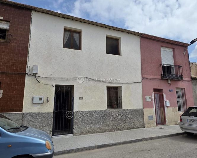 Image No.1-4 Bed Townhouse for sale