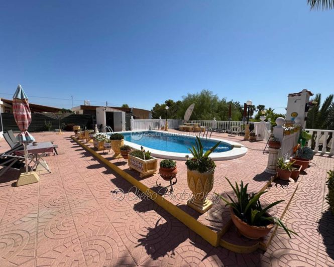 Image No.27-4 Bed Country House for sale
