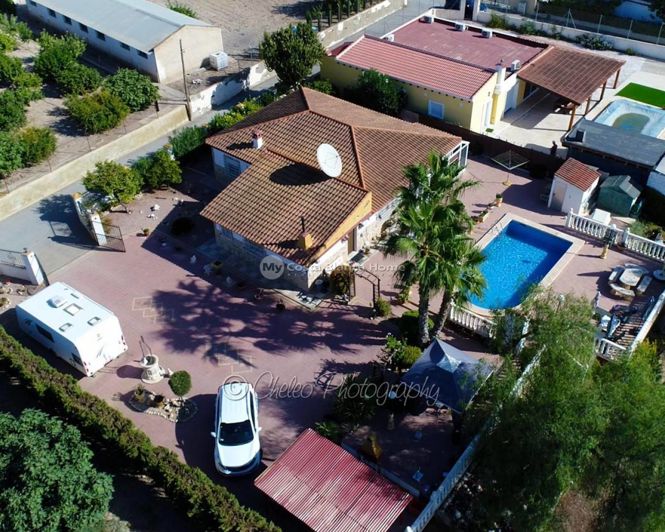 Image No.32-4 Bed Country House for sale