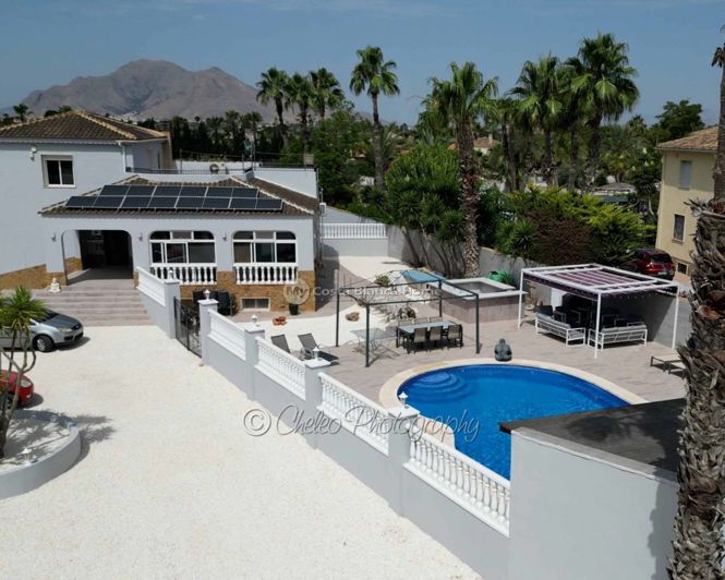 Image No.1-4 Bed Country House for sale