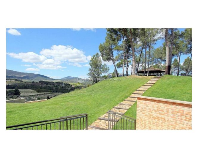 Image No.10-6 Bed Villa for sale