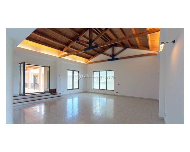 Image No.12-6 Bed Villa for sale