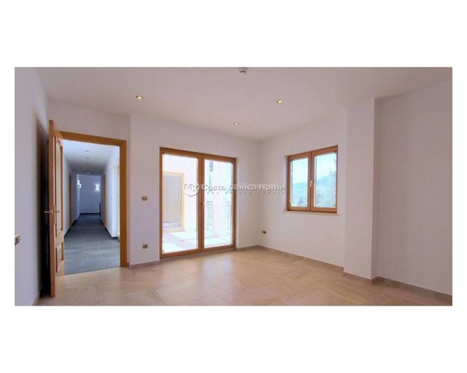 Image No.16-6 Bed Villa for sale