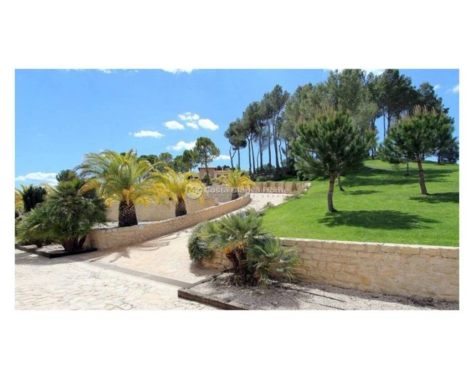 Image No.8-6 Bed Villa for sale