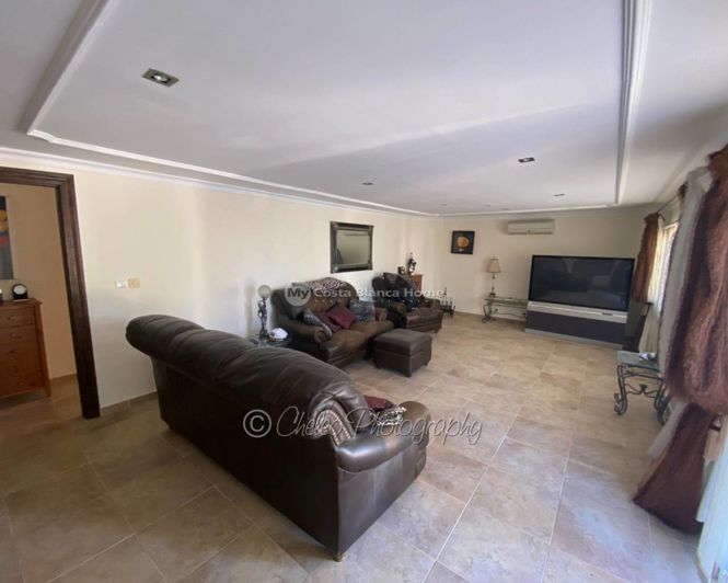 Image No.13-15 Bed Villa for sale