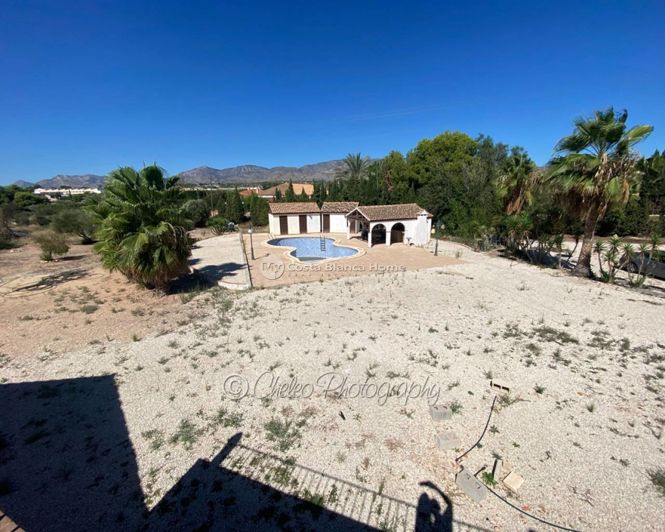 Image No.15-15 Bed Villa for sale