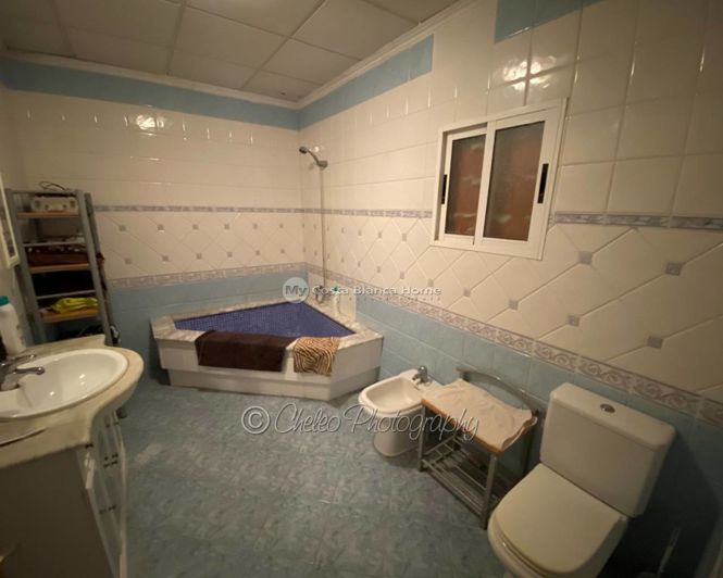 Image No.29-15 Bed Villa for sale