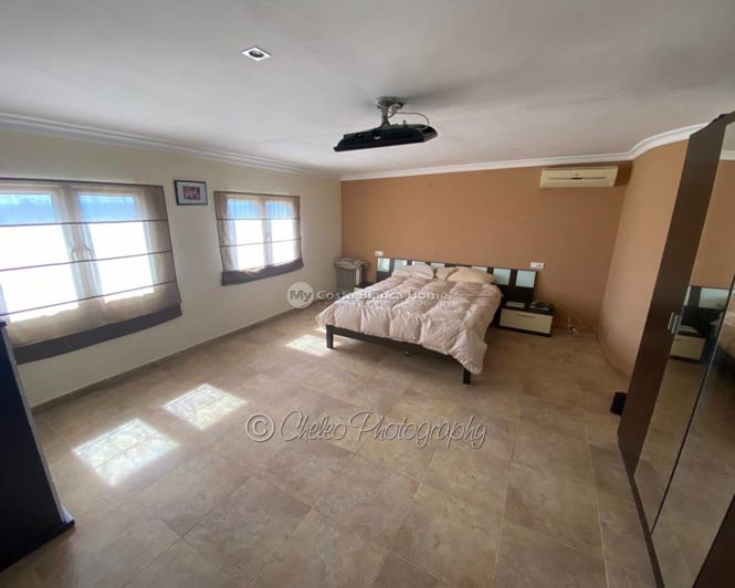 Image No.3-15 Bed Villa for sale