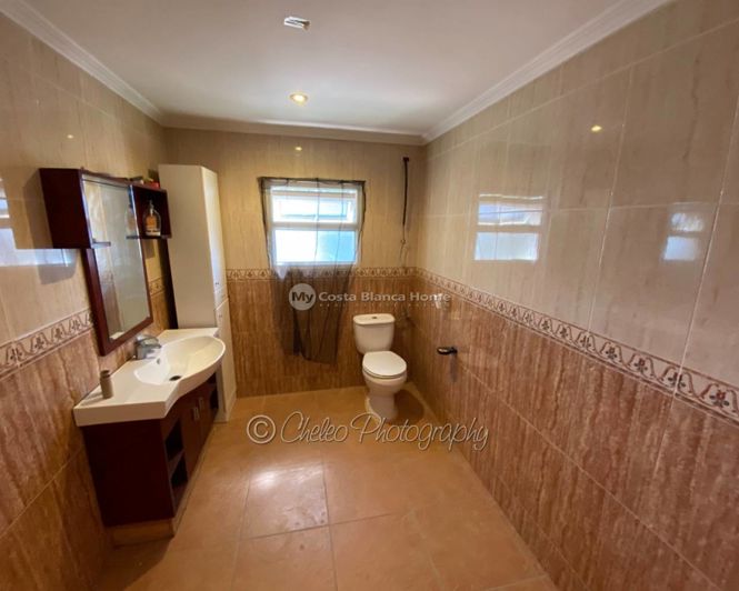 Image No.34-15 Bed Villa for sale