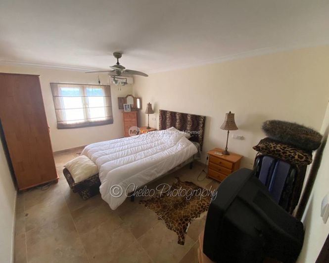 Image No.8-15 Bed Villa for sale