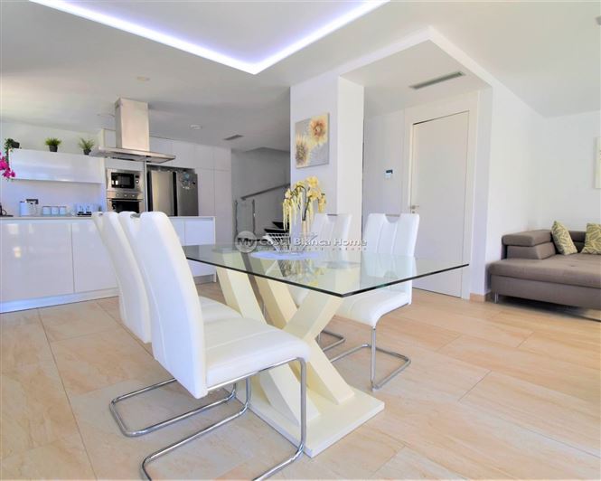 Image No.3-Villa de 3 chambres à vendre à Orihuela Costa