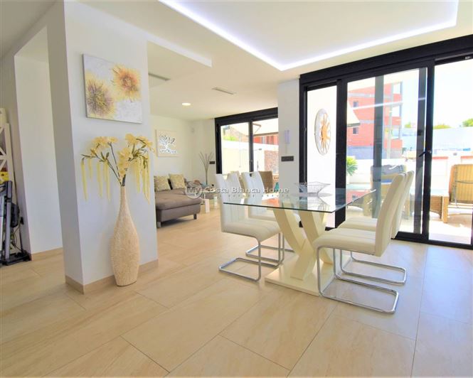 Image No.7-Villa de 3 chambres à vendre à Orihuela Costa