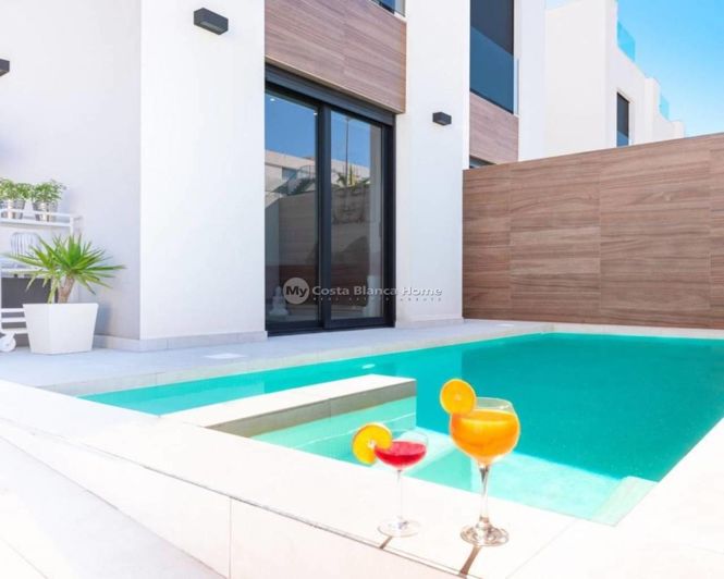 Image No.24-4 Bed Villa for sale