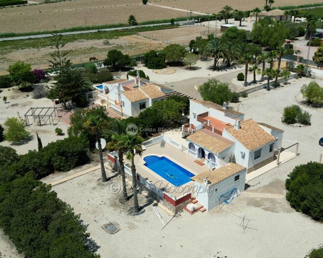 Image No.2-Villa de 5 chambres à vendre à Catral