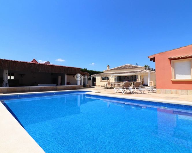 Image No.1-Villa de 6 chambres à vendre à Almoradí