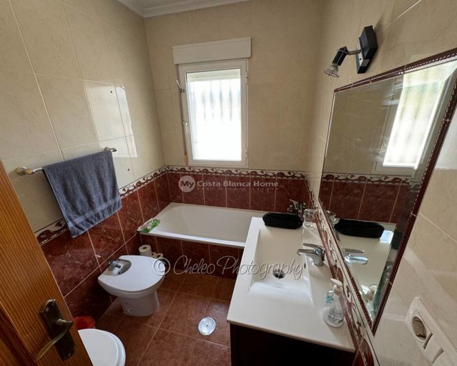 Image No.8-Maison de campagne de 5 chambres à vendre à Catral