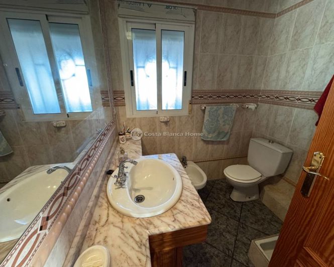 Image No.19-6 Bed Villa for sale