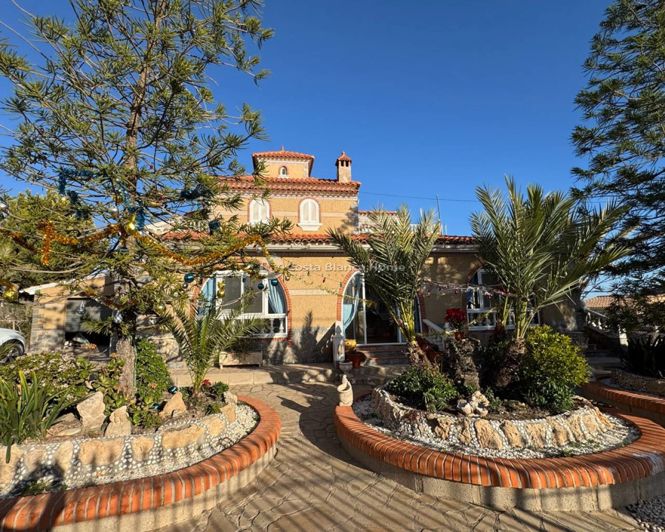 Image No.38-6 Bed Villa for sale