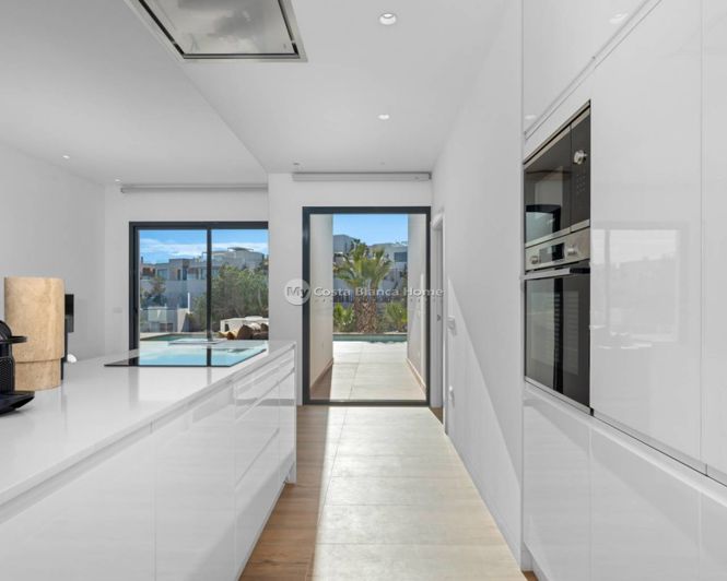 Image No.22-4 Bed Villa for sale