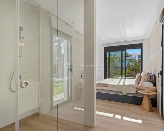 Image No.28-4 Bed Villa for sale