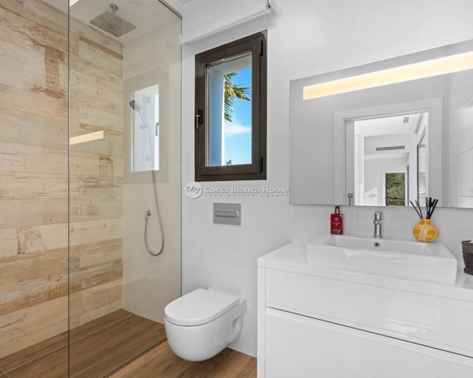 Image No.30-4 Bed Villa for sale