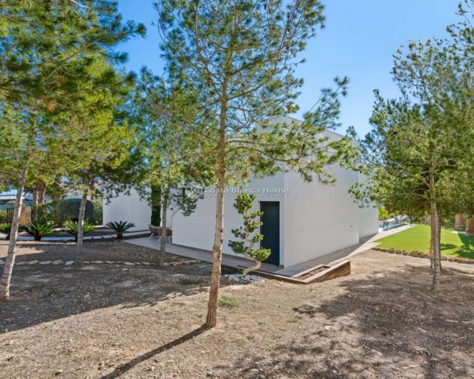 Image No.8-4 Bed Villa for sale